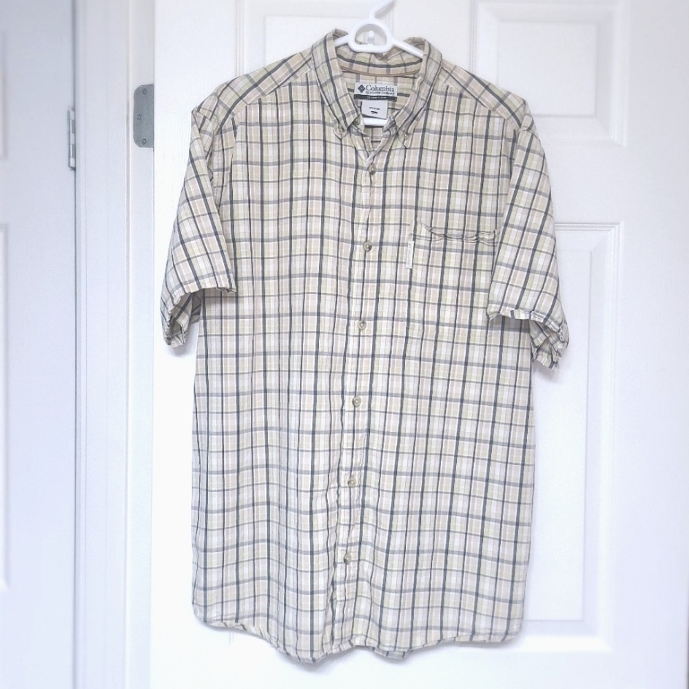 Columbia Casual Plaid Short Sleeve Button Down Shirt Front Pocket Outdoors Large